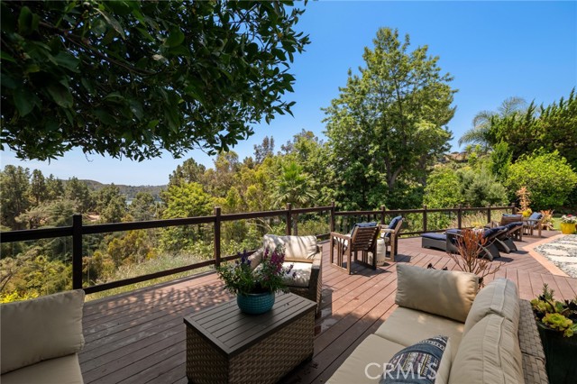 6312 Tahoe Drive, Los Angeles CA: https://media.crmls.org/medias/4ca8117b-7bc8-4a4e-8a57-7e4fe8624a02.jpg