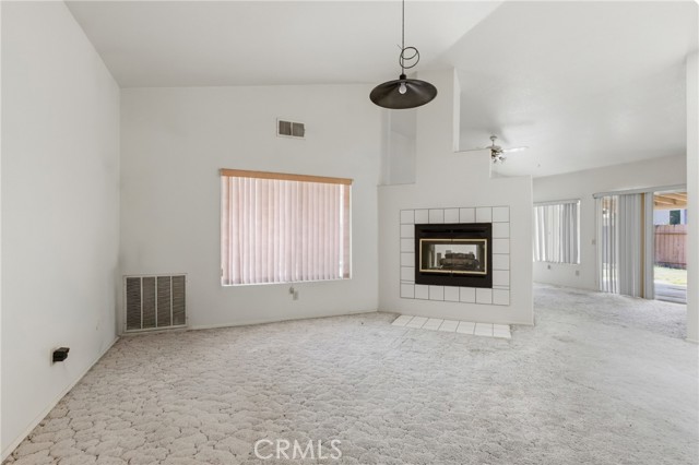 23573 Lake Valley Drive, Moreno Valley CA: https://media.crmls.org/medias/4ca88dcb-d2e3-45e1-b227-3bdb88af7ed3.jpg