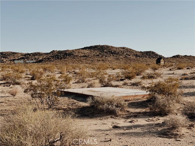 1853 Winfield Road, Joshua Tree CA: https://media.crmls.org/medias/4ca8b18b-cc65-42d2-89d6-39c9effa747f.jpg