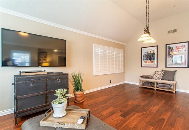 Detail Gallery Image 9 of 66 For 23429 Lane Ct, Valencia,  CA 91354 - 3 Beds | 2/1 Baths