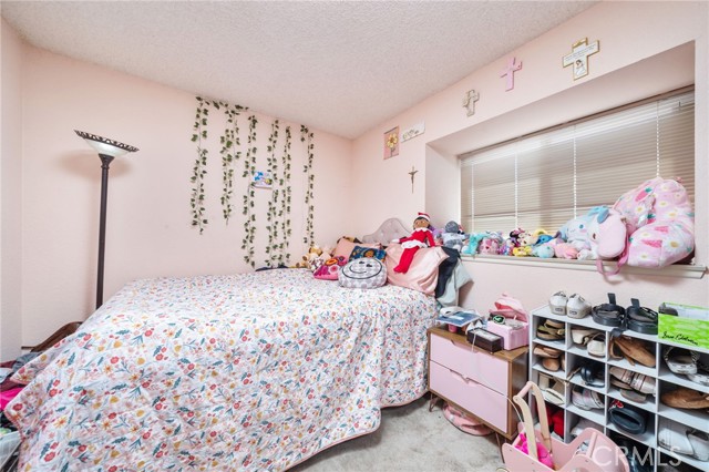 2341 N Palm Avenue, Rialto CA: https://media.crmls.org/medias/4ca99ebe-f3c3-41f5-8cd5-1c28012f869b.jpg