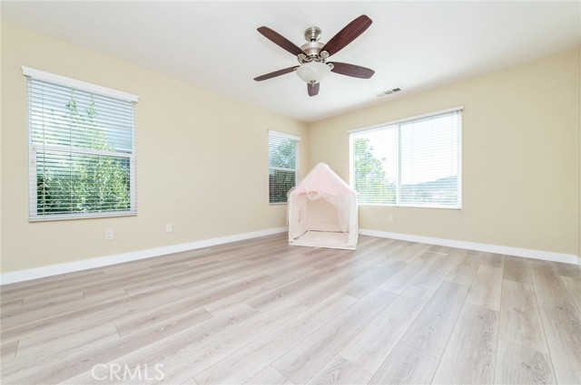 Detail Gallery Image 17 of 31 For 34137 Camelina, Lake Elsinore,  CA 92532 - 4 Beds | 2/1 Baths