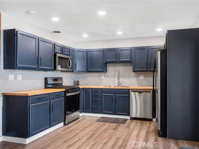 Detail Gallery Image 8 of 27 For 360 W San Bernardino, Rialto,  CA 92376 - 3 Beds | 2 Baths