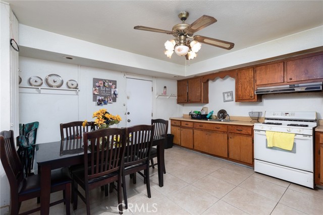 Detail Gallery Image 9 of 36 For 1031 K, Reedley,  CA 93654 - 3 Beds | 1 Baths