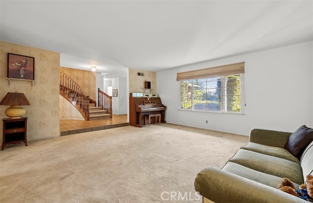 5340 Edgeware Drive, Calabasas CA: https://media.crmls.org/medias/4cab029e-178f-4499-89fd-27fe0d46c4c1.jpg