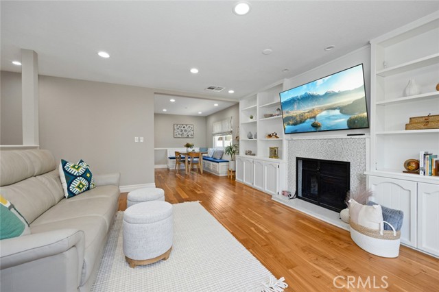 Detail Gallery Image 18 of 42 For 2211 Farrell Ave #B,  Redondo Beach,  CA 90278 - 3 Beds | 2/1 Baths