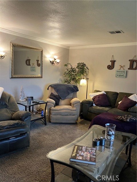 1976 6th Street, Oroville CA: https://media.crmls.org/medias/4cab7d4f-bec3-4dcb-814c-1376525be669.jpg