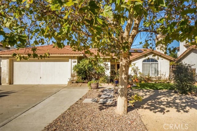 Detail Gallery Image 2 of 17 For 17782 Sandhurst Ave, Fontana,  CA 92336 - 3 Beds | 2 Baths