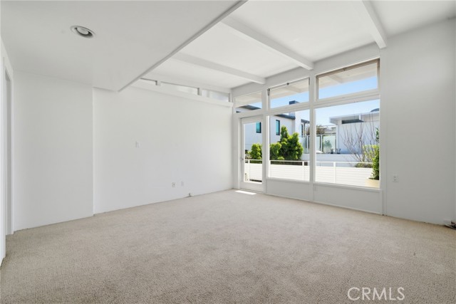 Detail Gallery Image 7 of 17 For 1210 1/2 W Oceanfront #1/2,  Newport Beach,  CA 92661 - 1 Beds | 1/1 Baths