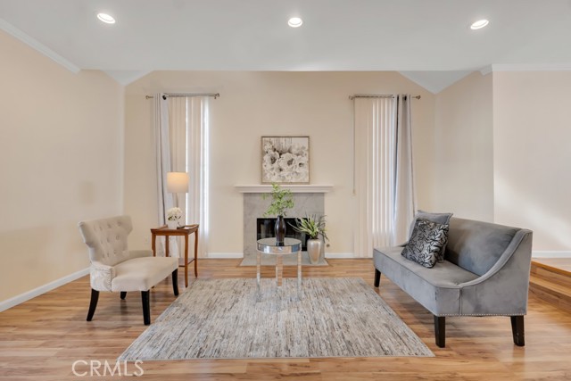 Detail Gallery Image 3 of 37 For 8958 Burnet Ave #E6,  North Hills,  CA 91343 - 3 Beds | 2/1 Baths