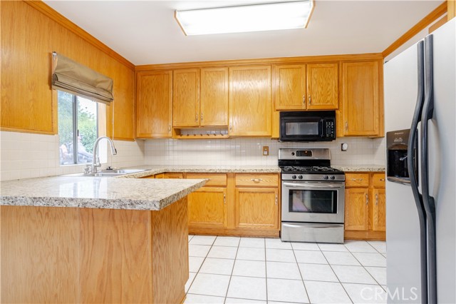20934 Vose Street, Canoga Park CA: https://media.crmls.org/medias/4cadac96-87aa-4ee1-bf9b-8fcf508502df.jpg
