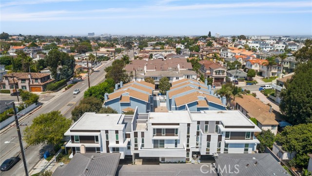 2306 Aviation Boulevard, Redondo Beach, California 90278, 4 Bedrooms Bedrooms, ,5 BathroomsBathrooms,Residential,Sold,Aviation,PV21200474