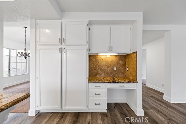 701 Black Oak Circle, Corona CA: https://media.crmls.org/medias/4cae9499-b82d-4a44-8d29-19e682417ab7.jpg
