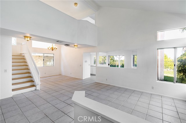 Detail Gallery Image 10 of 18 For 19727 Scarlet Meadow Dr, Newhall,  CA 91321 - 3 Beds | 3 Baths