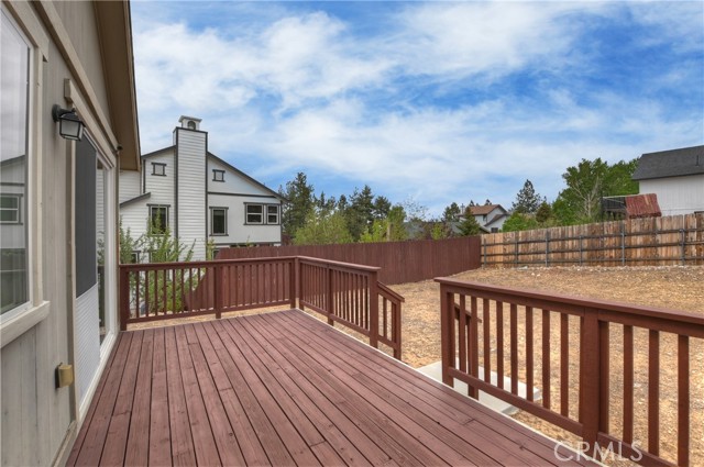 218 Crimson Circle, Big Bear City CA: https://media.crmls.org/medias/4caff2dc-a2d3-4f38-8f64-473a50cc14f9.jpg