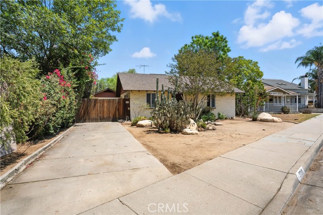 3719 Jurupa Avenue, Riverside CA: https://media.crmls.org/medias/4cb07851-561e-4bd9-9aea-421b9f4668f0.jpg
