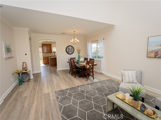 Detail Gallery Image 5 of 71 For 10536 Cole Rd, Whittier,  CA 90604 - 5 Beds | 2/1 Baths