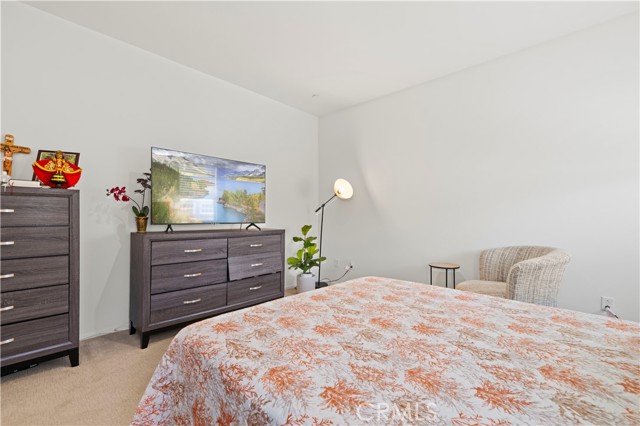 5025 W Avenue J6, Lancaster CA: https://media.crmls.org/medias/4cb29eda-f238-4564-955c-8737648e95f7.jpg