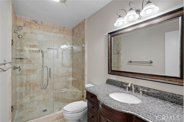 Detail Gallery Image 23 of 29 For 615 E Olive Ave #C,  Burbank,  CA 91501 - 2 Beds | 2 Baths