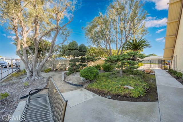 13341 St Andrews Drive, Seal Beach CA: https://media.crmls.org/medias/4cb2ea63-5ed0-4a7d-b258-89be450ed455.jpg
