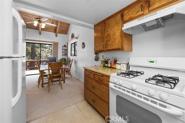 Detail Gallery Image 12 of 38 For 32947 Squirrel Ln, Arrowbear,  CA 92308 - 2 Beds | 2 Baths