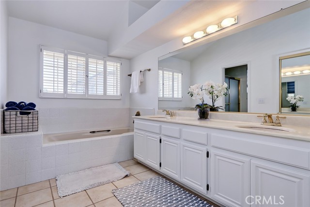 2218 Bataan Road, Redondo Beach, California 90278, 3 Bedrooms Bedrooms, ,2 BathroomsBathrooms,Residential,Sold,Bataan,SB22083182