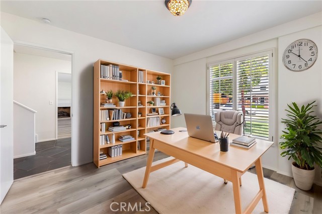 Detail Gallery Image 24 of 49 For 305 Robin Hood Ln, Costa Mesa,  CA 92627 - 5 Beds | 2/2 Baths