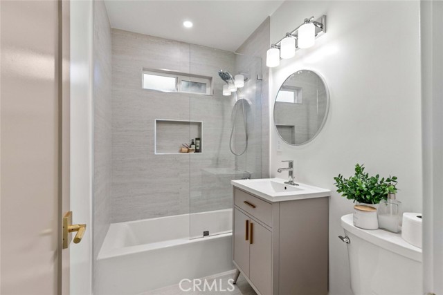 Detail Gallery Image 35 of 65 For 8372 Outland View Dr, Sun Valley,  CA 91352 - 3 Beds | 2/1 Baths