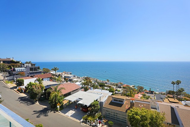 Detail Gallery Image 2 of 28 For 2545 Juanita Way, Laguna Beach,  CA 92651 - 4 Beds | 4 Baths