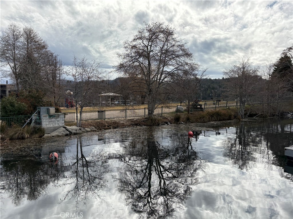 https://media.crmls.org/medias/4cb48866-d980-417e-adb2-060def1d2410.jpg?preset=X-Large