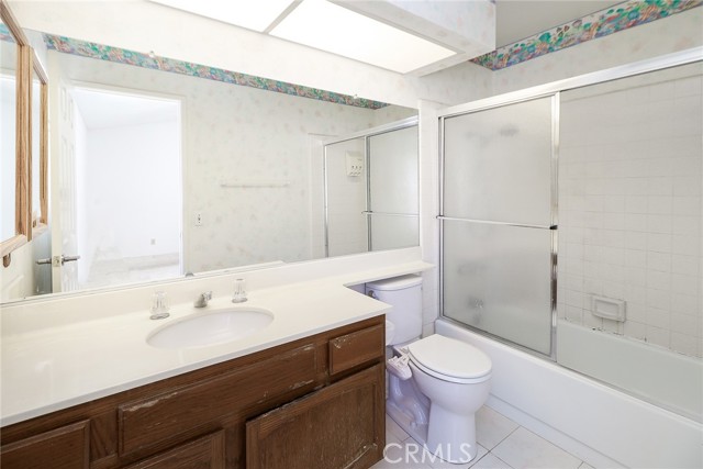 345 Jeremiah Drive, Simi Valley CA: https://media.crmls.org/medias/4cb49fb0-2072-4883-8a80-91d193a38fa6.jpg