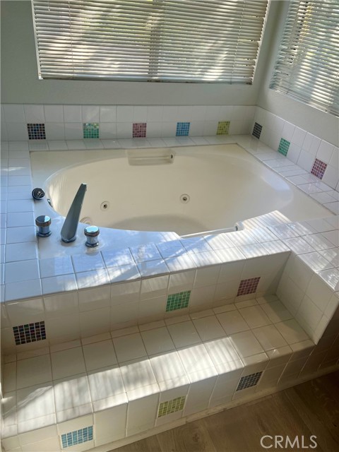 Detail Gallery Image 9 of 26 For 5018 Evanwood Ave, Oak Park,  CA 91377 - 4 Beds | 2/1 Baths