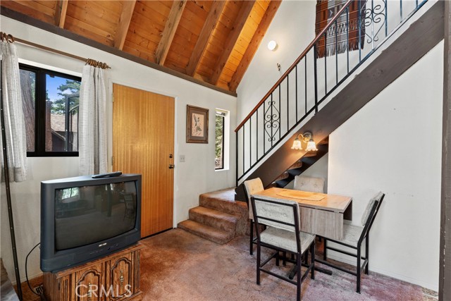 Detail Gallery Image 8 of 31 For 720 Pinnacle Dr, Lake Arrowhead,  CA 92352 - 2 Beds | 2 Baths