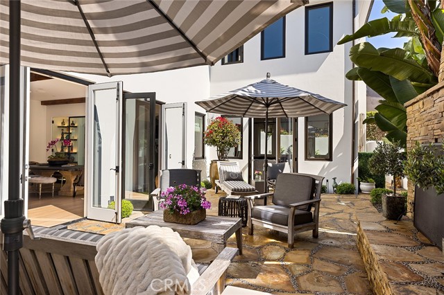 Detail Gallery Image 25 of 58 For 328 Emerald Bay, Laguna Beach,  CA 92651 - 4 Beds | 4/1 Baths