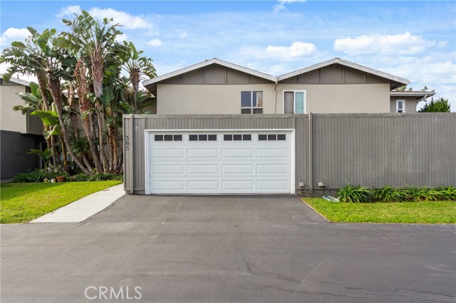 365 Lourdes Ln, Costa Mesa, CA 92627