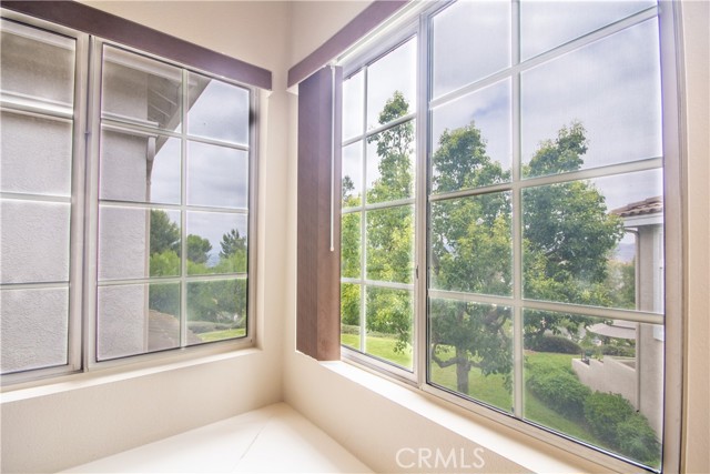 1033 S Dewcrest Drive, Anaheim CA: https://media.crmls.org/medias/4cb8ac01-40af-4080-b2f2-b79fce53adfb.jpg