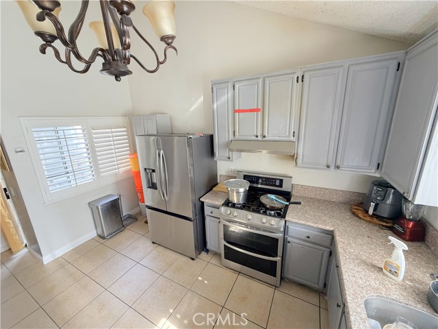 Detail Gallery Image 15 of 46 For 5102 Cantlewood, Palmdale,  CA 93552 - 4 Beds | 3 Baths