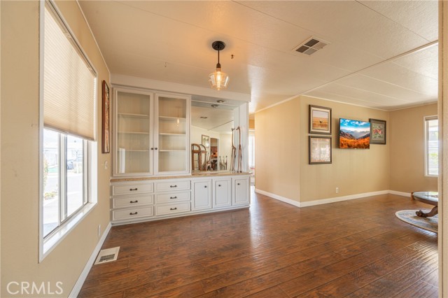 Detail Gallery Image 6 of 25 For 4095 Fruit St #127,  La Verne,  CA 91750 - 2 Beds | 2 Baths