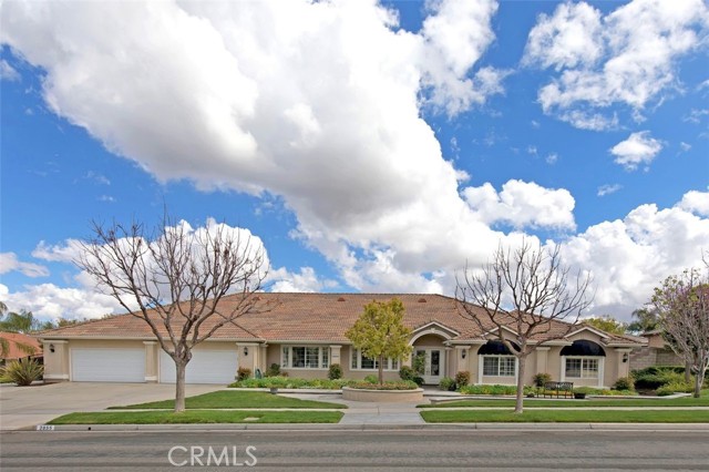 Detail Gallery Image 1 of 59 For 2855 Citrocado Ranch St, Corona,  CA 92881 - 6 Beds | 5/1 Baths