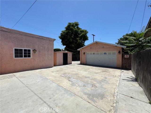 1442 E 76TH Place, Los Angeles CA: https://media.crmls.org/medias/4cb9abac-817c-49a3-b7f2-439d77a3734b.jpg