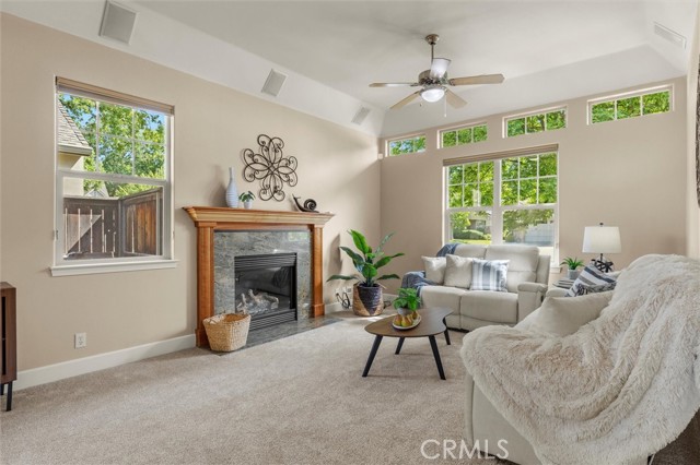 Detail Gallery Image 4 of 30 For 9 Arminta Ct, Chico,  CA 95928 - 4 Beds | 2 Baths