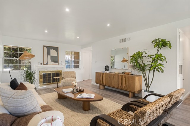 Detail Gallery Image 9 of 32 For 2819 Castle Rock, Diamond Bar,  CA 91765 - 4 Beds | 2 Baths