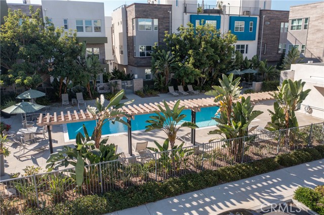 Pool and BBQ area