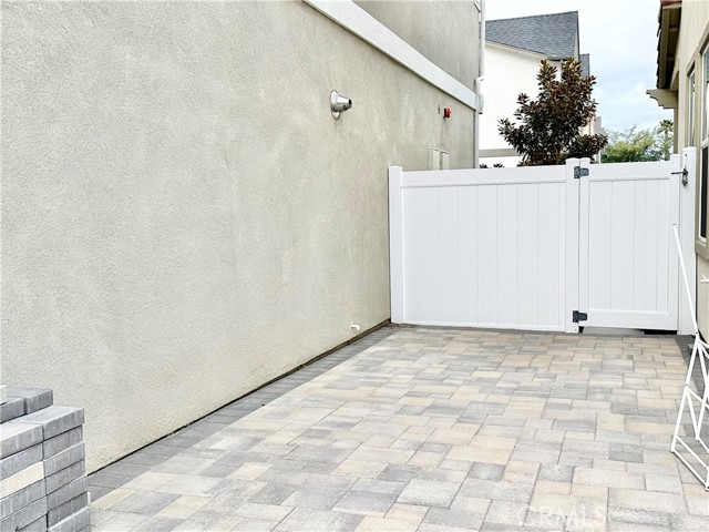 Detail Gallery Image 24 of 28 For 403 Aura Dr, Costa Mesa,  CA 92626 - 4 Beds | 3 Baths
