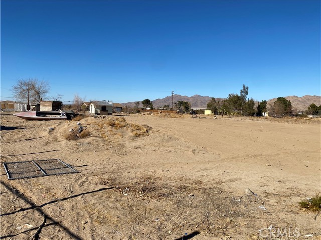 Detail Gallery Image 2 of 10 For 9353 Cody Rd, Lucerne Valley,  CA 92356 - – Beds | – Baths