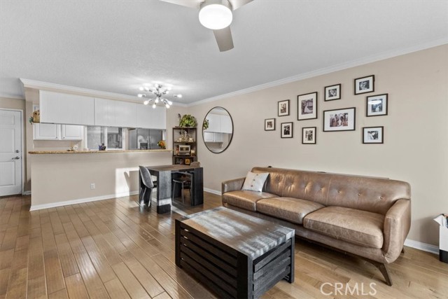 1001 Belmont Avenue, Long Beach CA: https://media.crmls.org/medias/4cbc63f9-1a42-4163-a61c-c2c65e667297.jpg