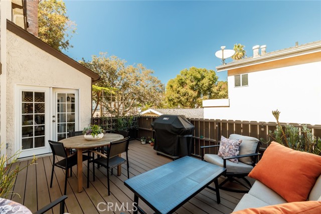 Detail Gallery Image 10 of 36 For 240 S Broadway #2,  Redondo Beach,  CA 90277 - 3 Beds | 2/1 Baths