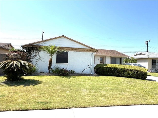 8940 Comet Circle, Westminster CA: https://media.crmls.org/medias/4cbd4694-010e-46b3-bb55-d4185670005c.jpg