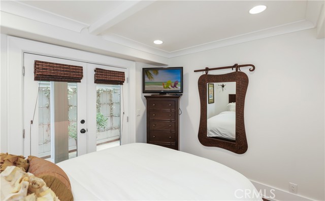 Detail Gallery Image 7 of 37 For 516 Poinsettia #B,  Corona Del Mar,  CA 92625 - 3 Beds | 3 Baths