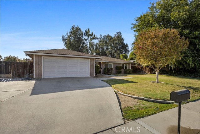 2105 Jason St, Bakersfield CA: https://media.crmls.org/medias/4cbf3d39-9491-4f70-a83b-362ae7bf12e8.jpg